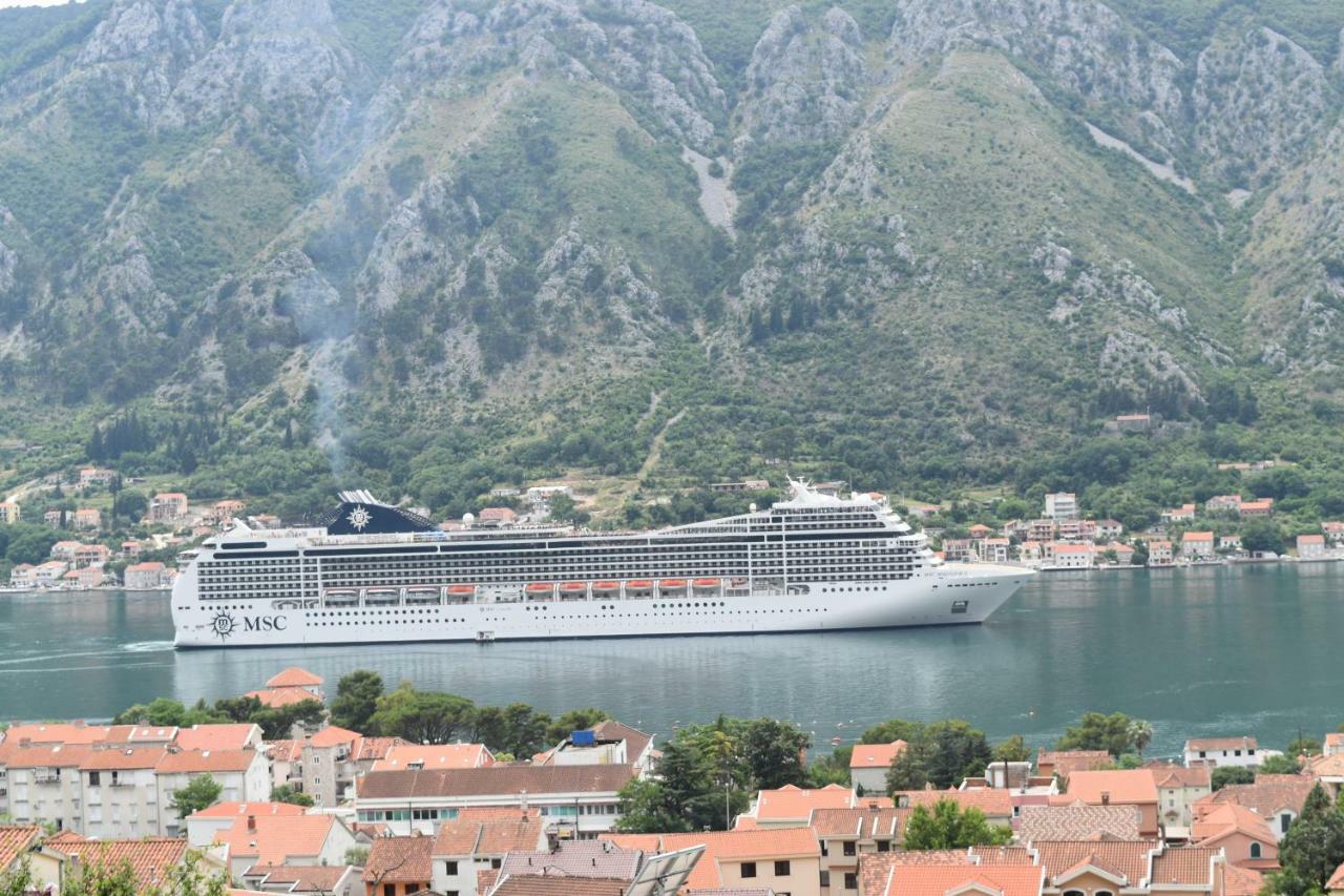 Apartments Sea View Kotor Exteriör bild