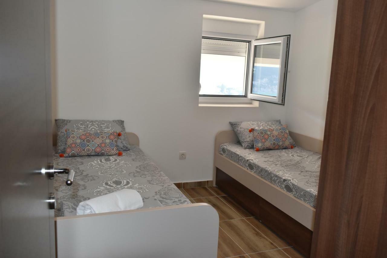 Apartments Sea View Kotor Exteriör bild
