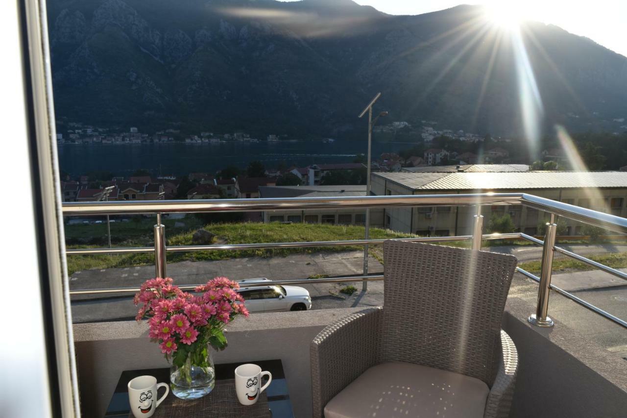 Apartments Sea View Kotor Exteriör bild