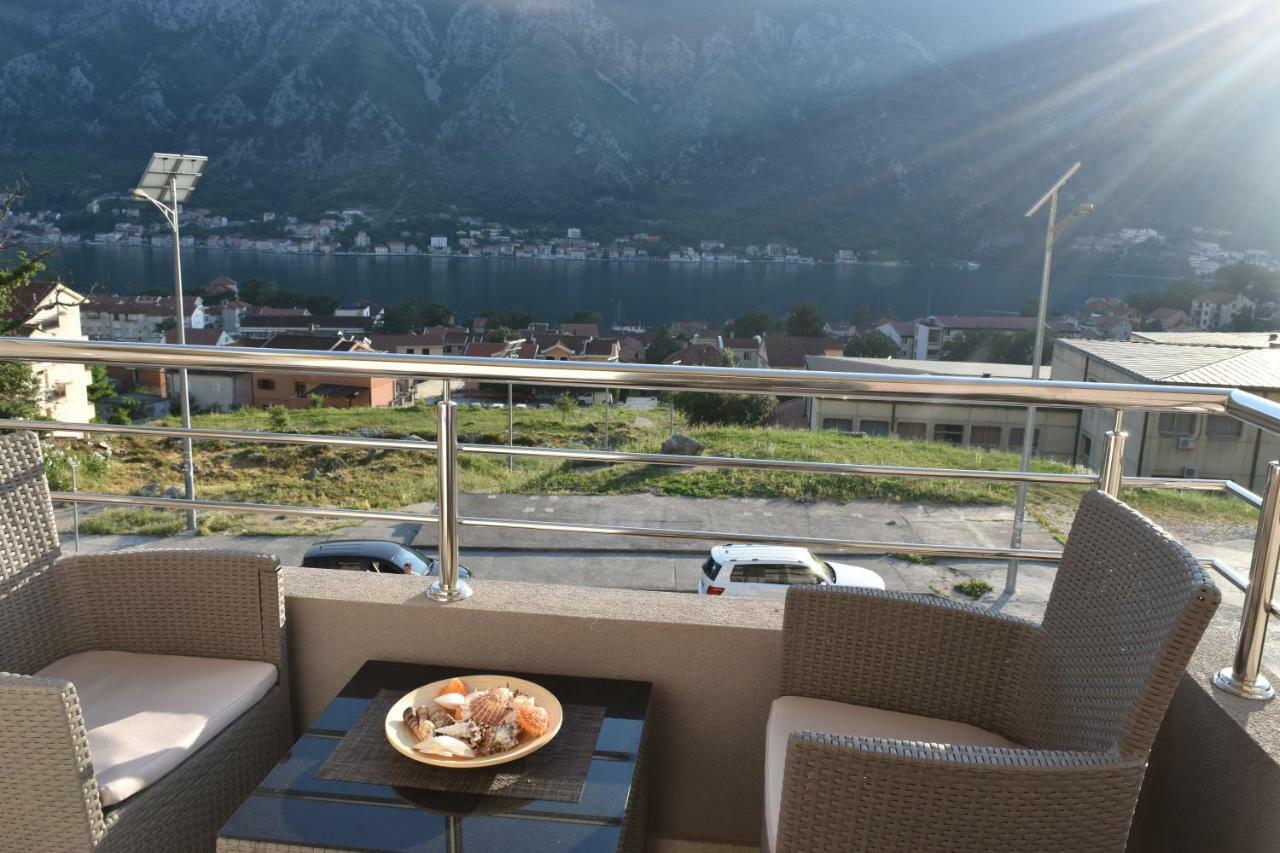 Apartments Sea View Kotor Exteriör bild