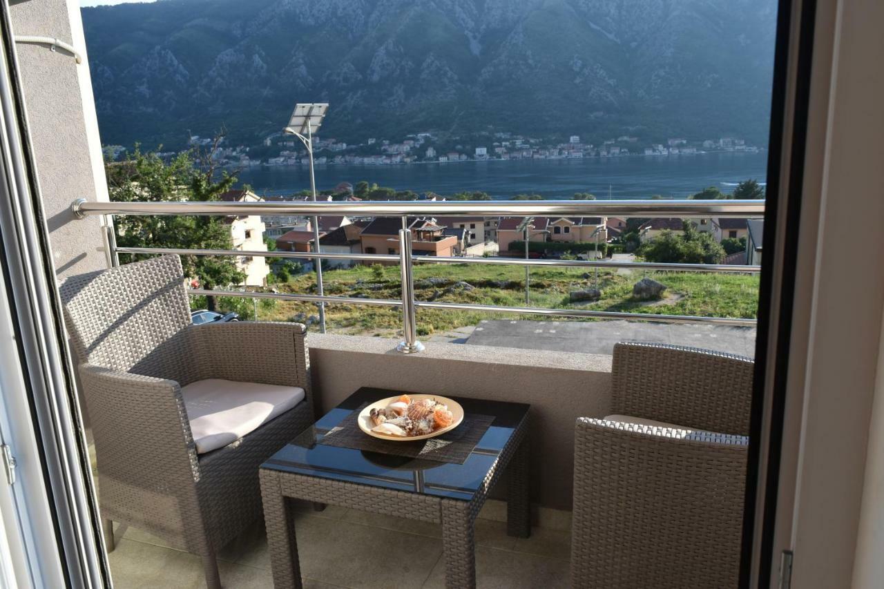 Apartments Sea View Kotor Exteriör bild